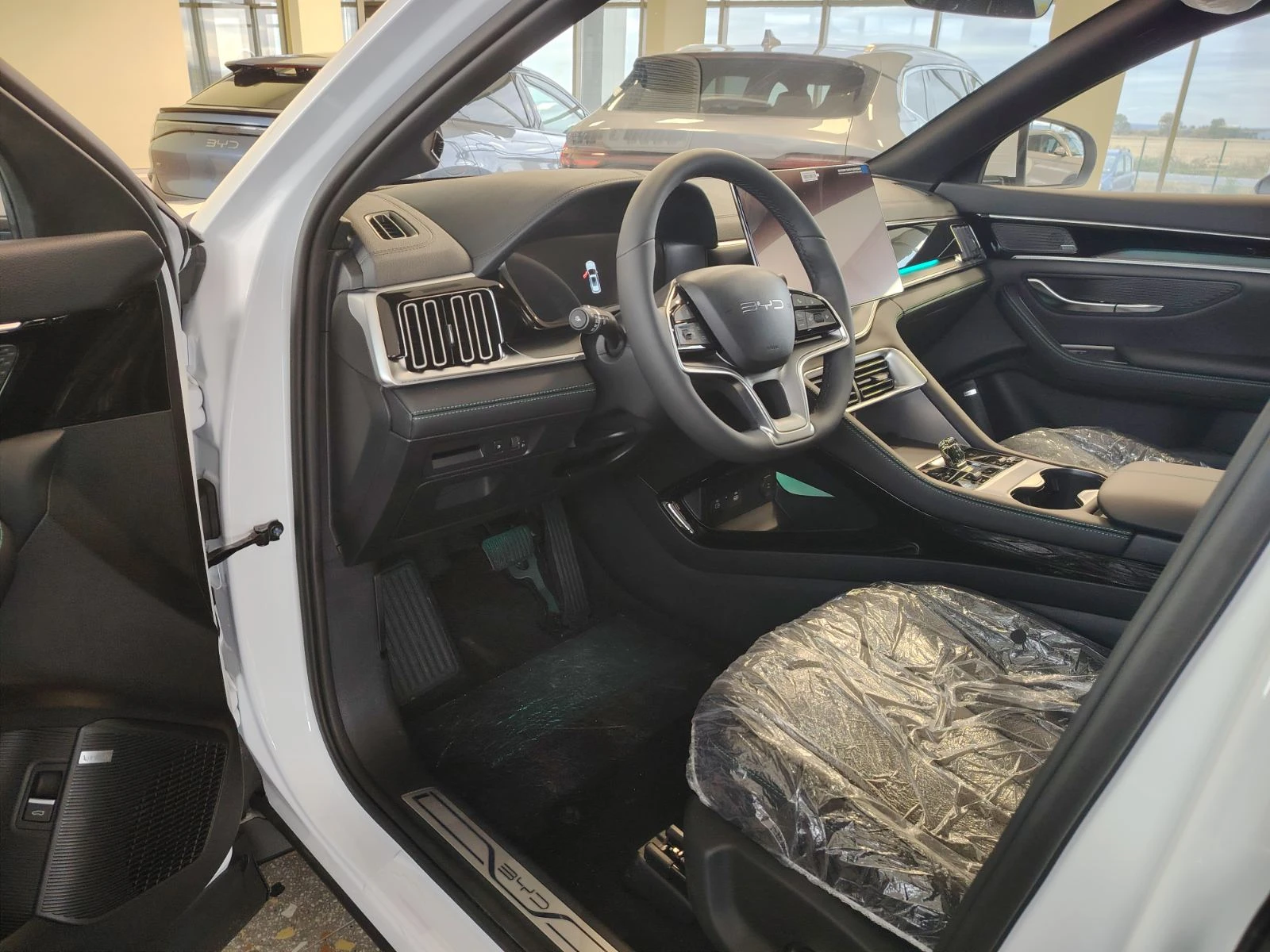 BYD Seal D�sign 4x4 324�� 18kWh | Mobile.bg � ����������� 9