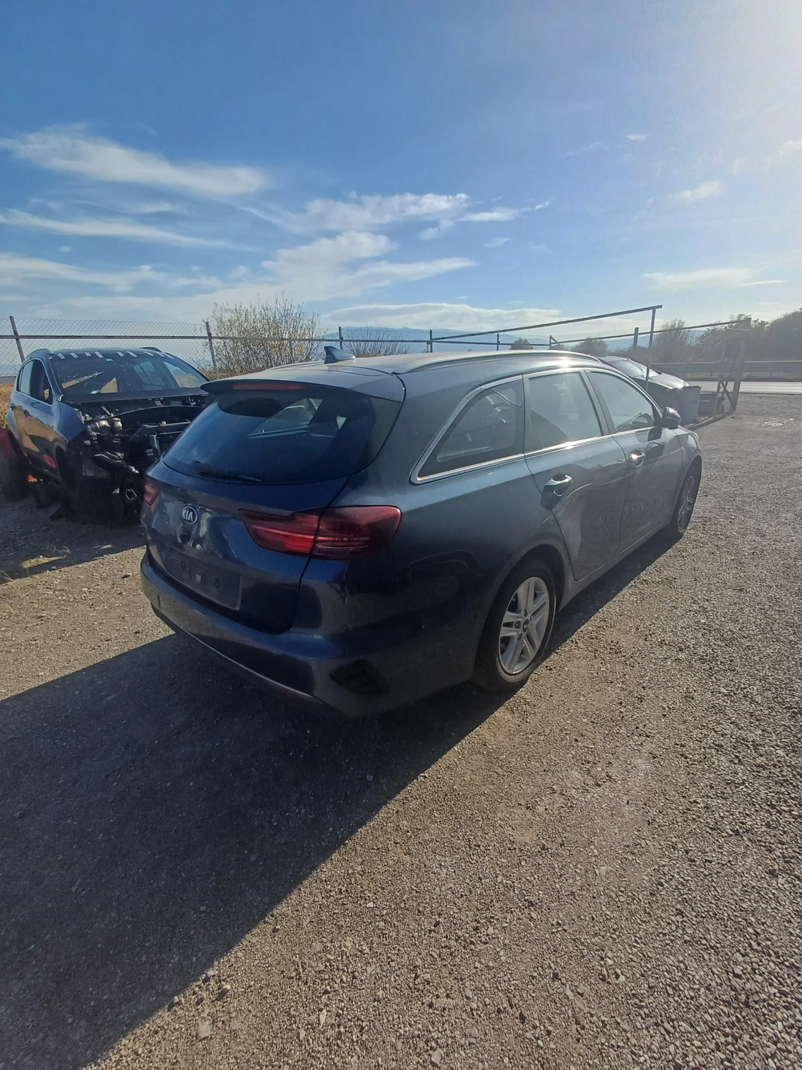 Kia Ceed, снимка 3 - Автомобили и джипове - 56600364
