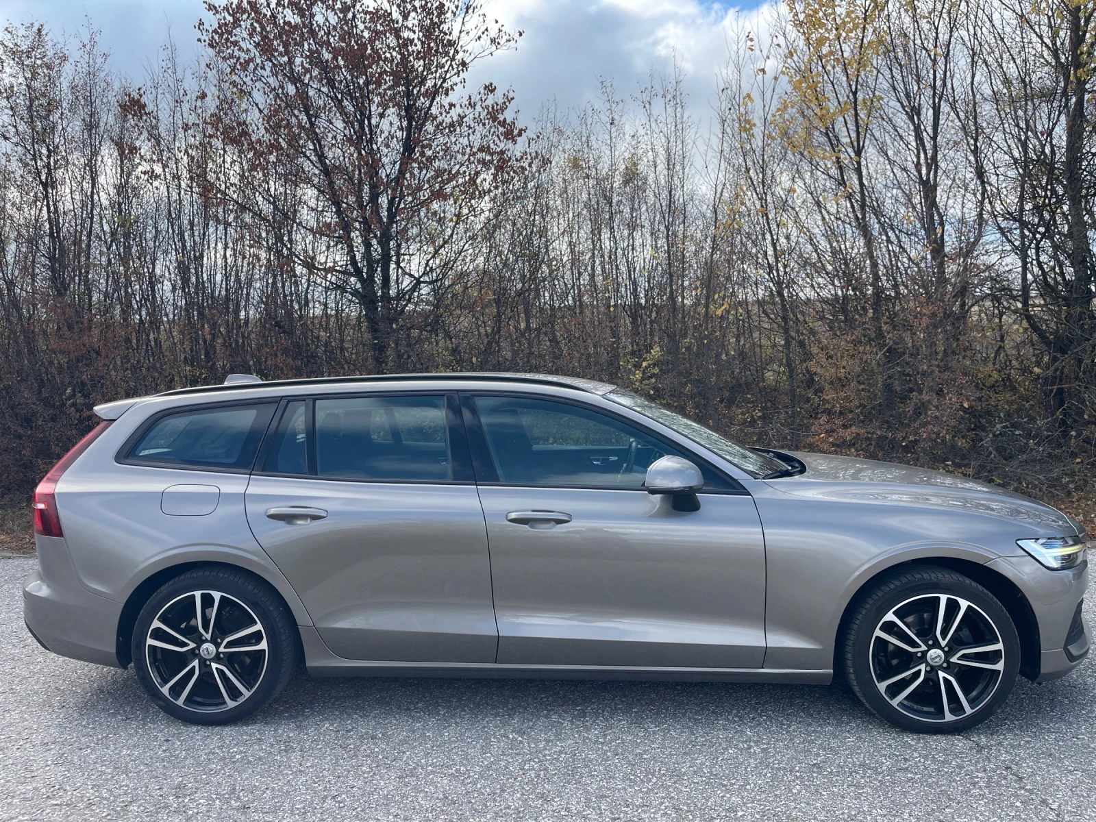 Volvo V60 2.0d Автоматик, снимка 5 - Автомобили и джипове - 56644088