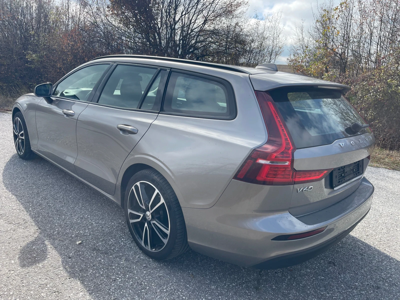 Volvo V60 2.0d Автоматик, снимка 6 - Автомобили и джипове - 56644088