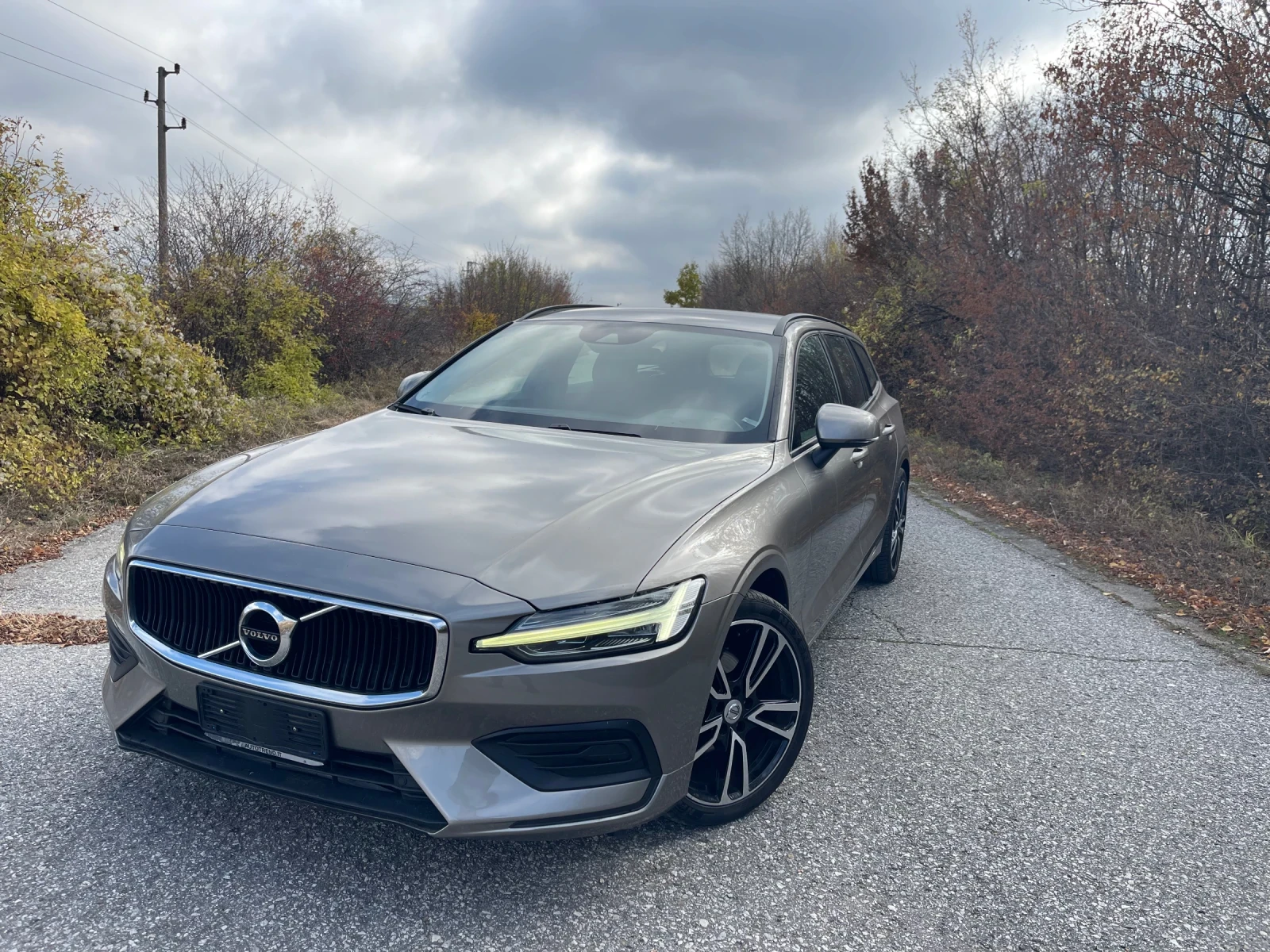 Volvo V60 2.0d Автоматик, снимка 2 - Автомобили и джипове - 56644088