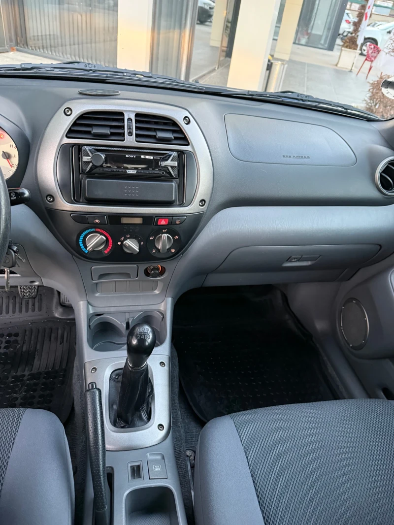 Toyota Rav4 1.8 VVTI 4x2, снимка 14 - Автомобили и джипове - 47900449