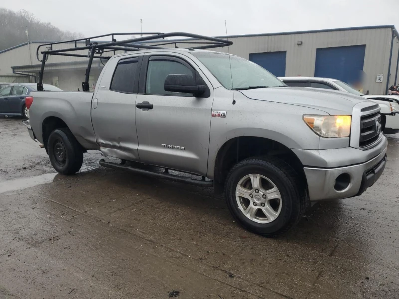 Toyota Tundra DOUBLE CAB SR5 5.7L V8, снимка 4 - Автомобили и джипове - 49282898