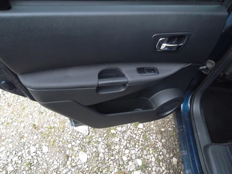 Nissan Qashqai 2.0DCI 150k.s 7места, снимка 8 - Автомобили и джипове - 53424310