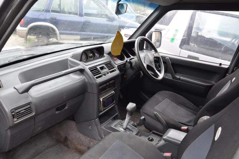 Mitsubishi Pajero 2.5 TDI, снимка 9 - Автомобили и джипове - 9018551