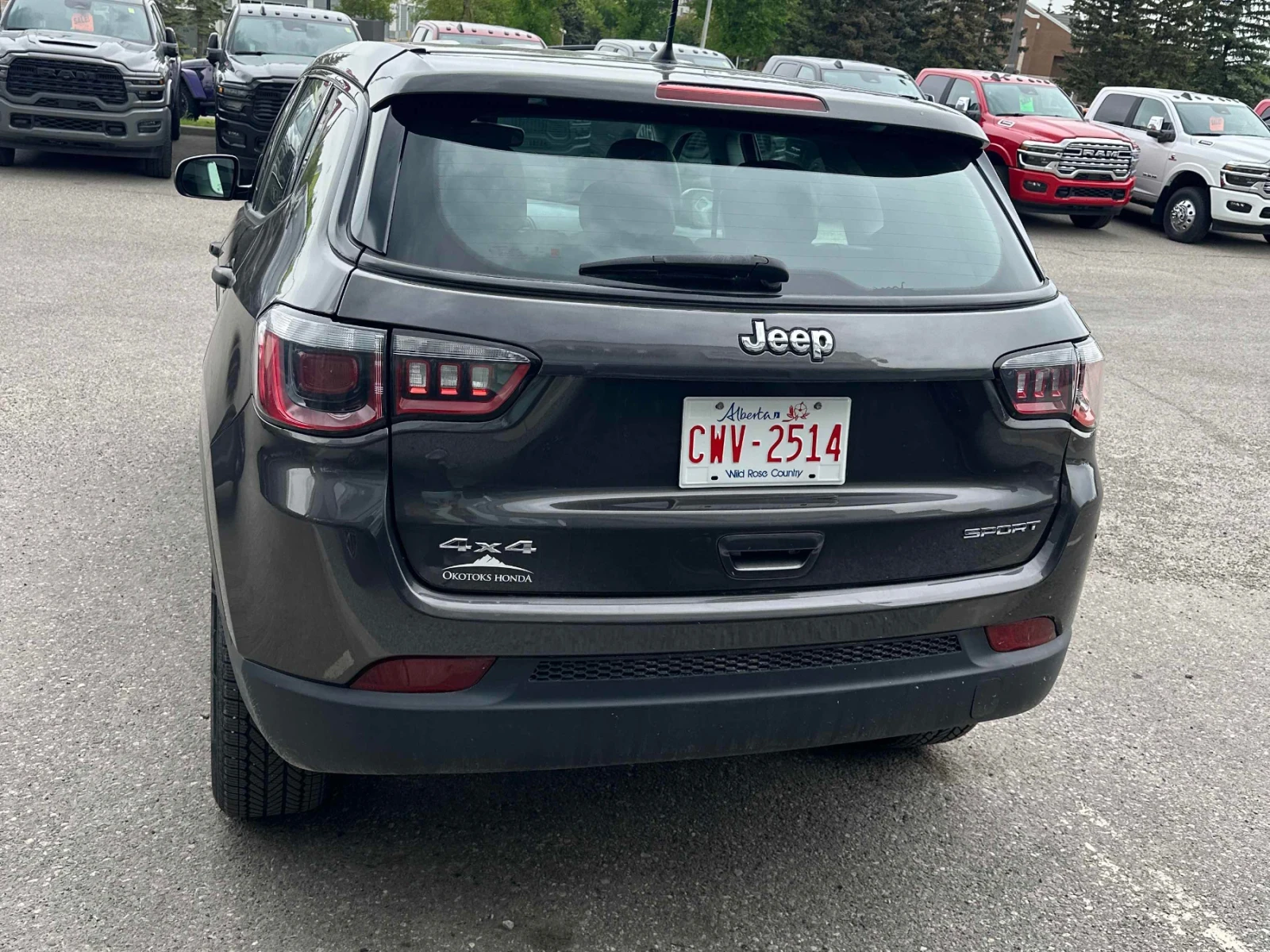 Jeep Compass SPORT / CARFAX, снимка 4 - Автомобили и джипове - 54920303