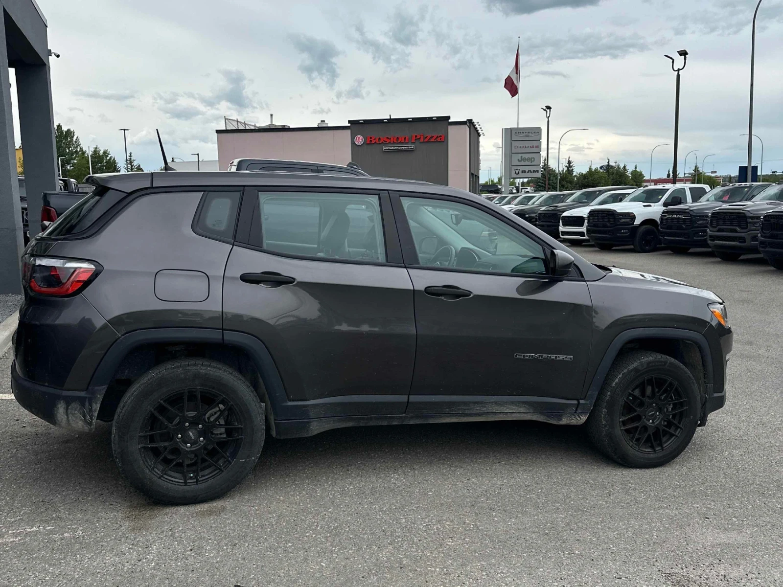 Jeep Compass SPORT / CARFAX, снимка 3 - Автомобили и джипове - 54920303