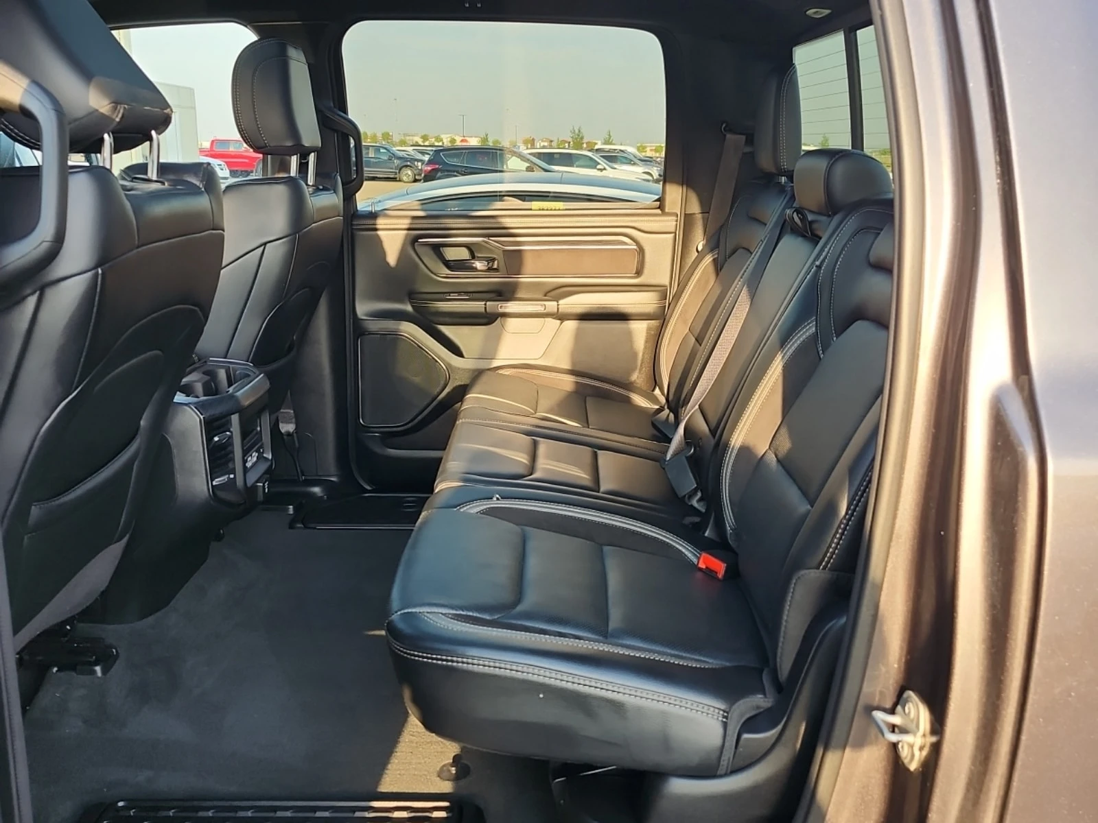 Dodge RAM 1500 * REBEL CREW CAB SHORT BED* АВТОКРЕДИТ* , снимка 12 - Автомобили и джипове - 55929793