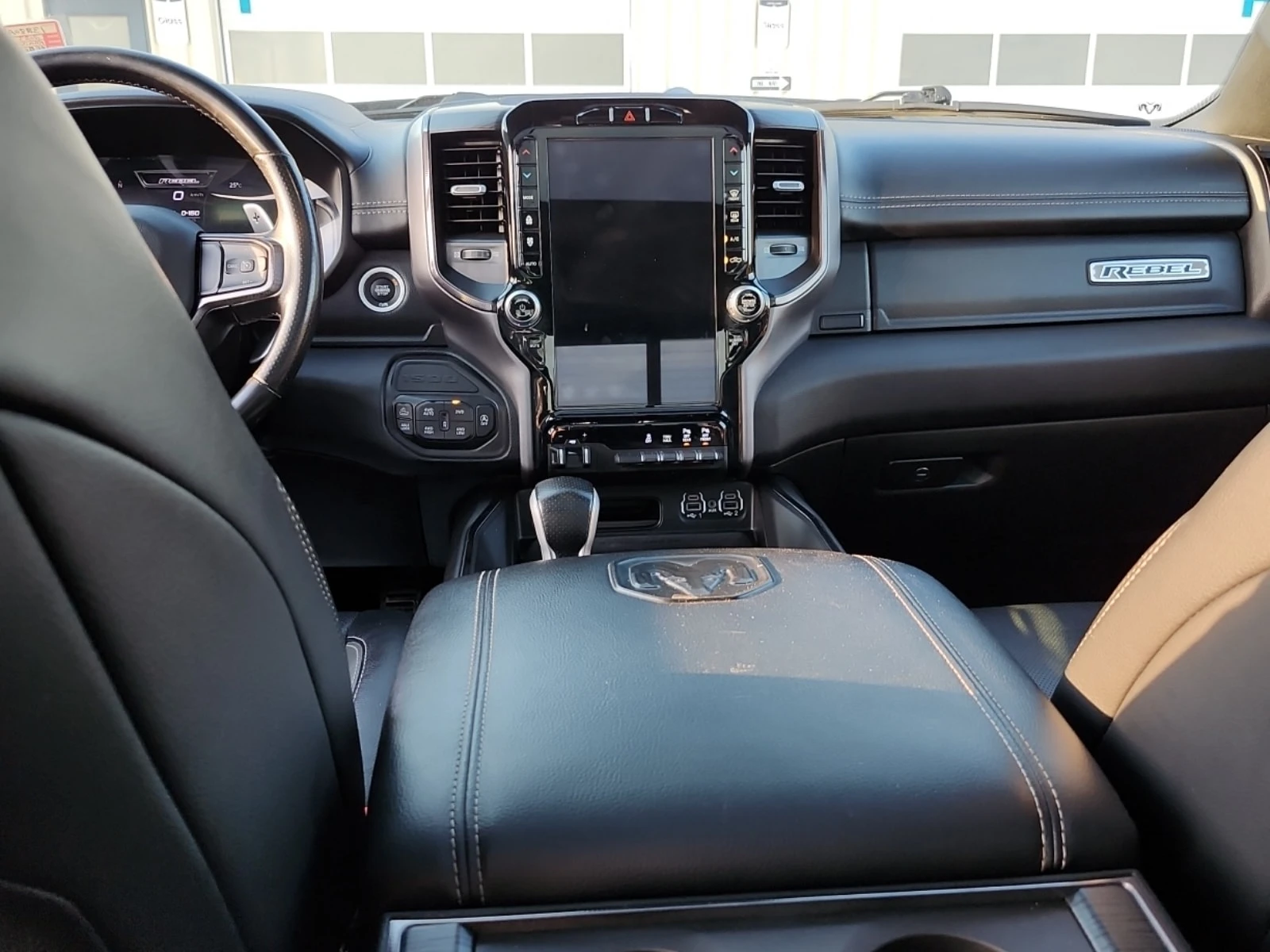Dodge RAM 1500 * REBEL CREW CAB SHORT BED* АВТОКРЕДИТ* , снимка 10 - Автомобили и джипове - 55929793