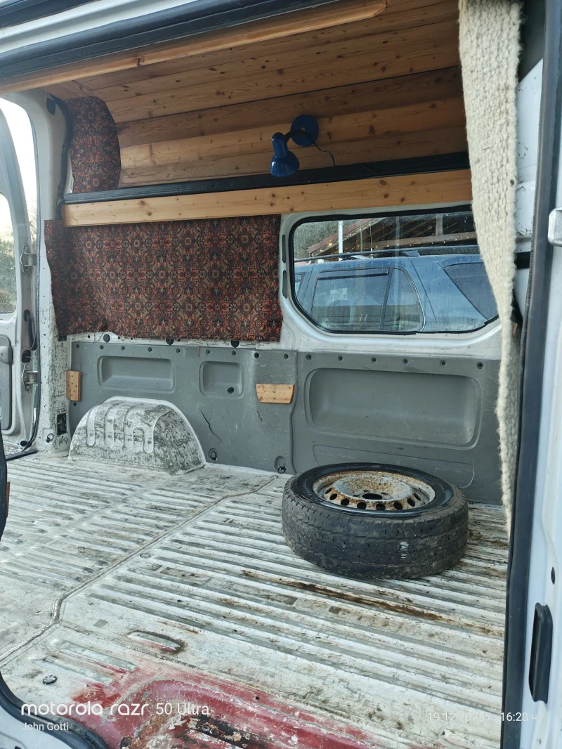 Renault Trafic 1.9 dci 101 k.c. 6 скорости , снимка 9 - Бусове и автобуси - 52850451