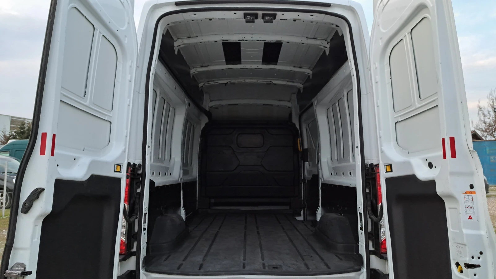 Ford Transit EURO 6/КЛИМАТИК/6ск/, снимка 15 - Бусове и автобуси - 53713439