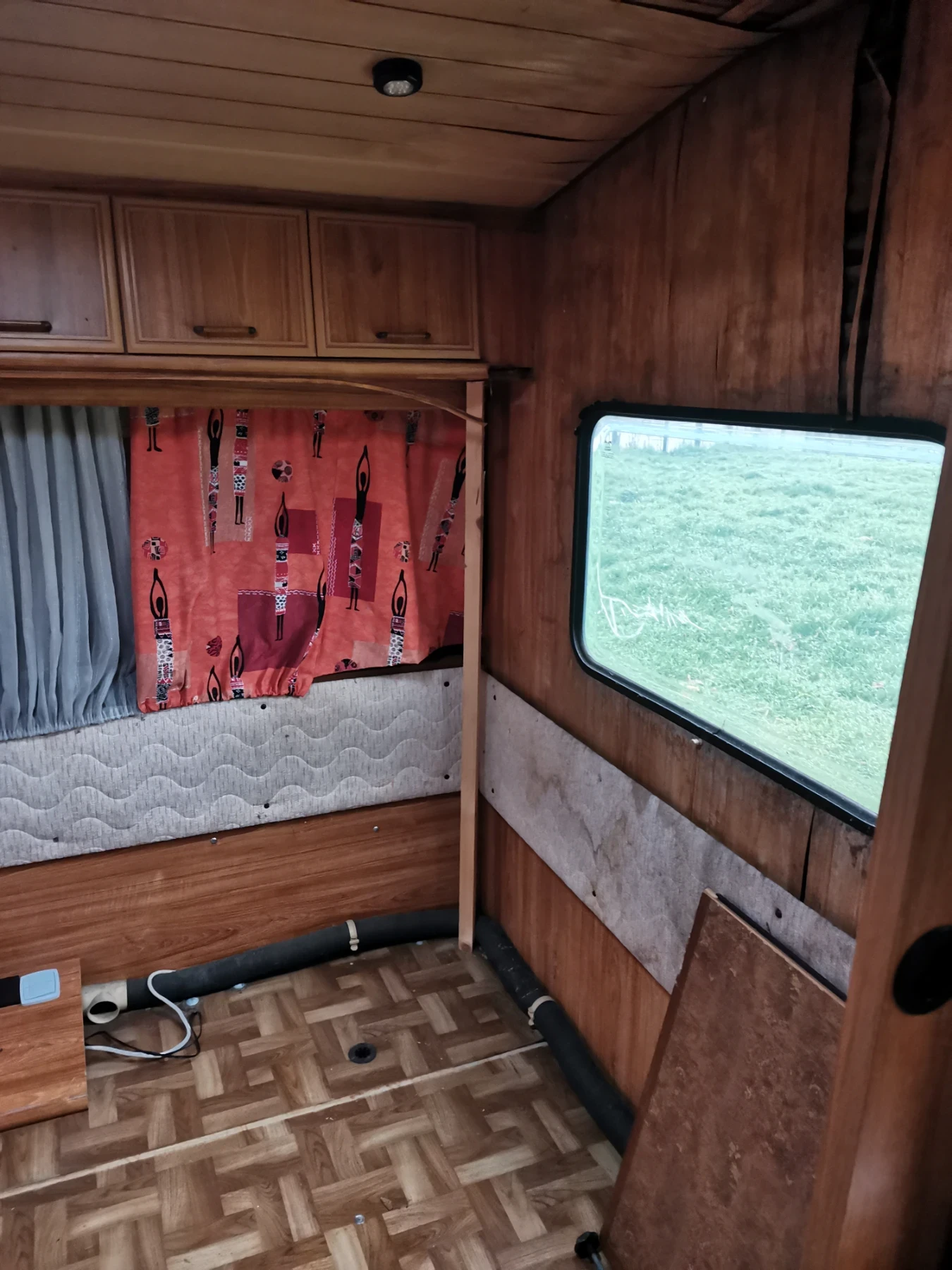 Каравана Dethleffs RC 5, снимка 8 - Каравани и кемпери - 52716294