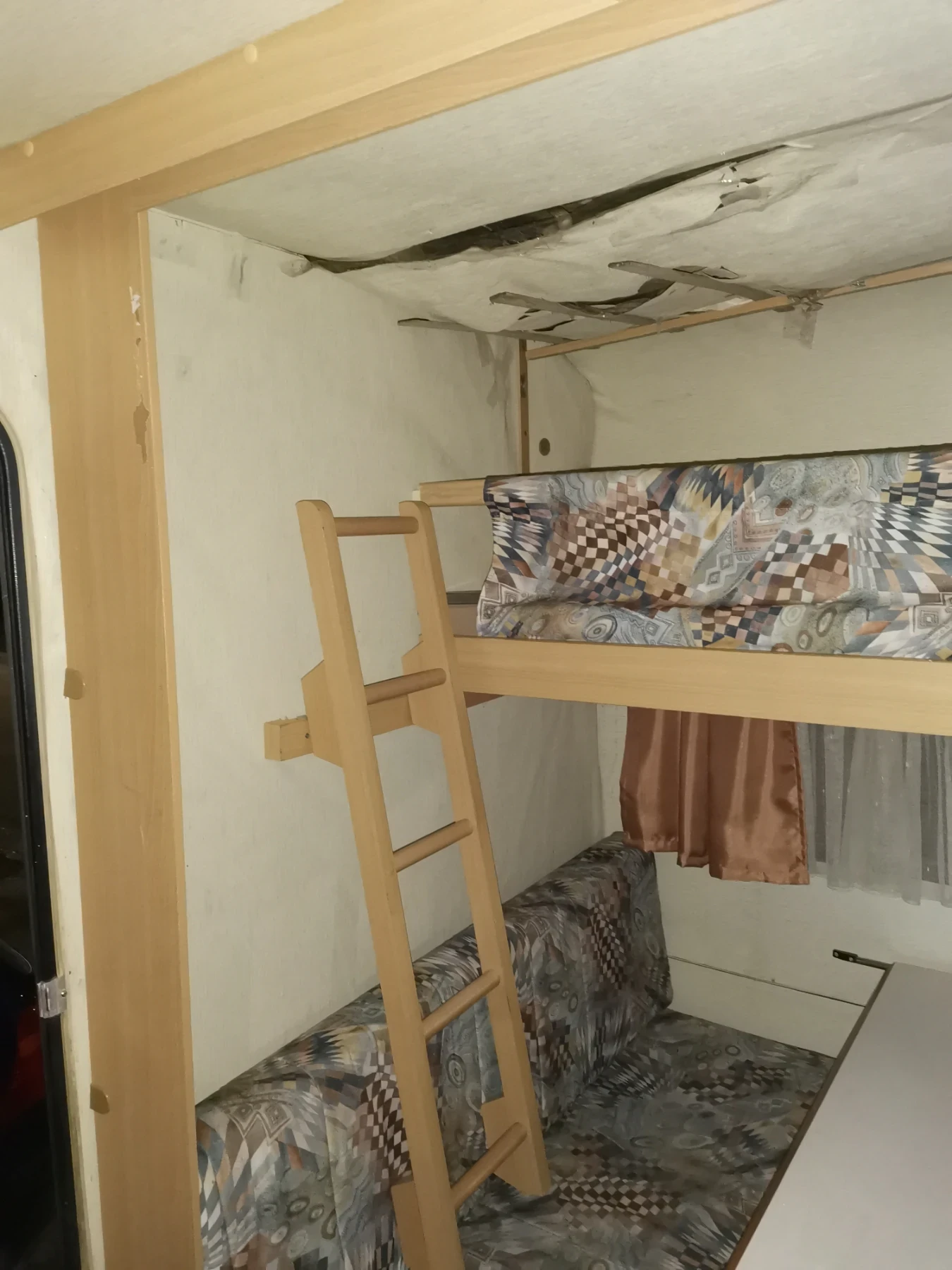 �������� Adria ADRIA 5105 | Mobile.bg � ����������� 15