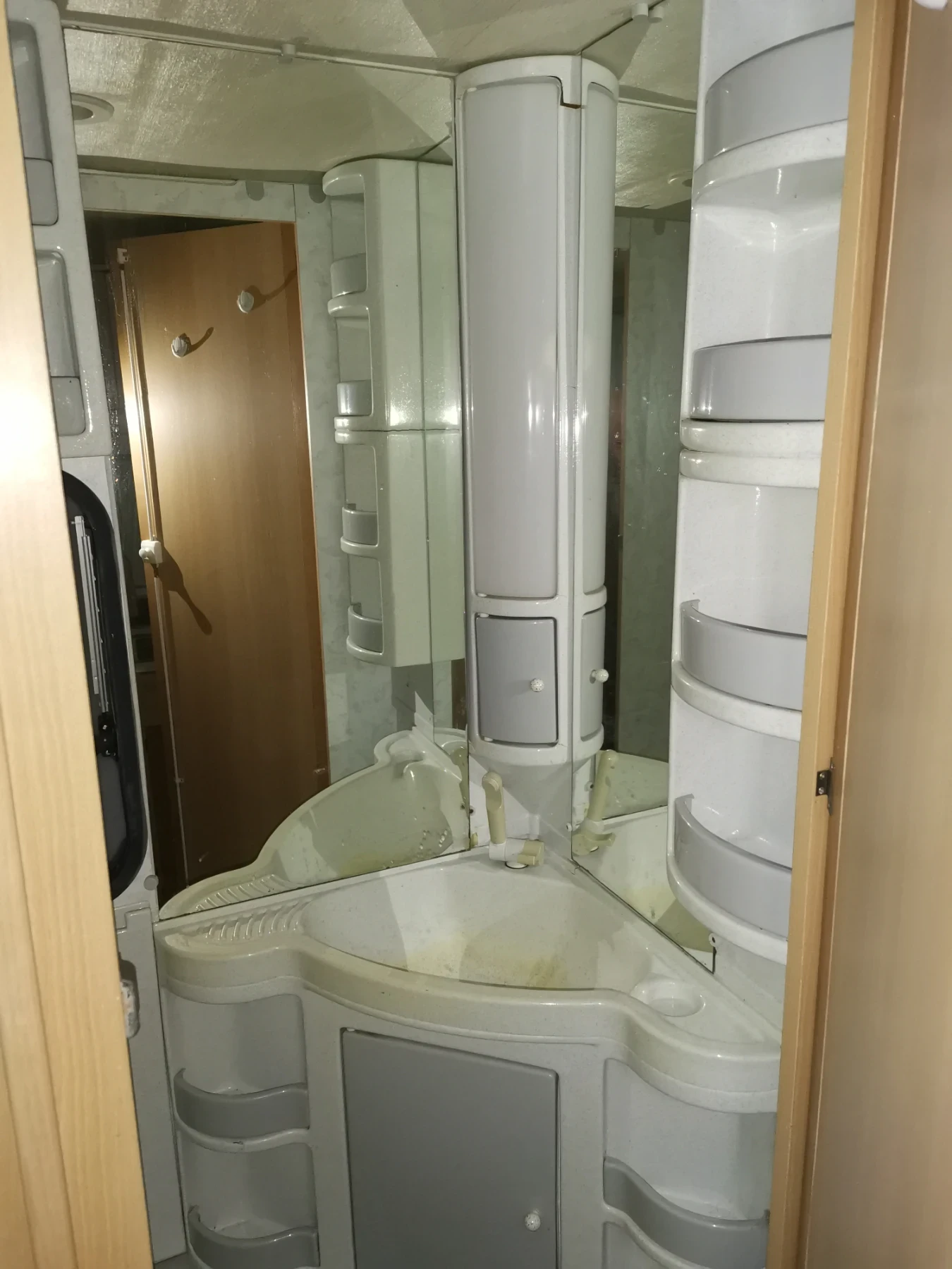 �������� Adria ADRIA 5105 | Mobile.bg � ����������� 12