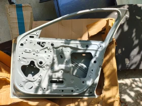 Врата предна дясна за Mazda 3 Седан 2019- Чисто нова, снимка 3