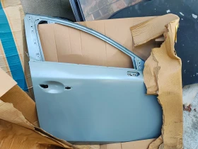 Врата предна дясна за Mazda 3 Седан 2019- Чисто нова, снимка 1