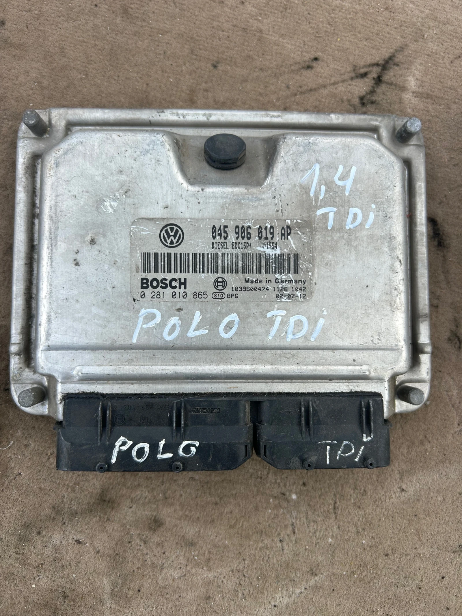 045906019AP компютър двигател VOLKSWAGEN POLO 1.4TDI 0281010865