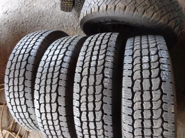 Гуми Зимни 235/85R16, снимка 2 - Гуми и джанти - 17585034