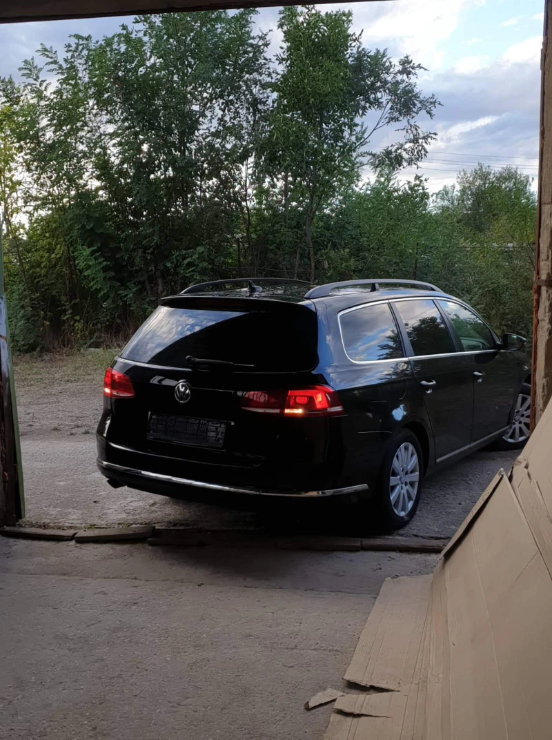 VW Passat Комби, снимка 8 - Автомобили и джипове - 47252452