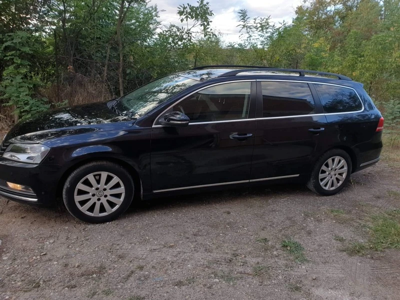 VW Passat Комби, снимка 12 - Автомобили и джипове - 47252452