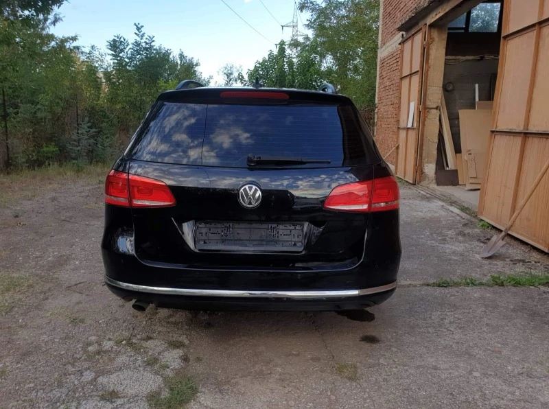 VW Passat Комби, снимка 6 - Автомобили и джипове - 47252452