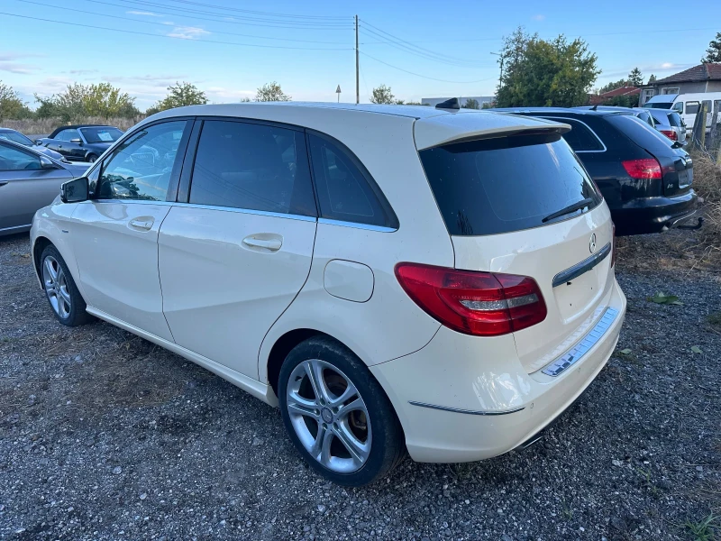 Mercedes-Benz B 180 CDI, снимка 4 - Автомобили и джипове - 47654517