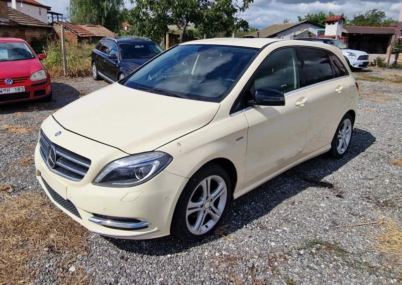 Mercedes-Benz B 180 CDI, снимка 2 - Автомобили и джипове - 47216136