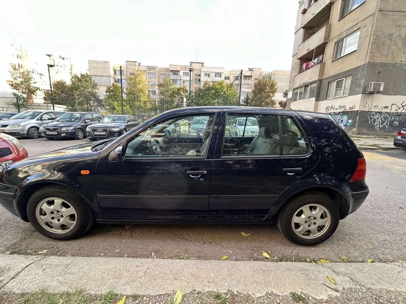 VW Golf 1.6, снимка 5 - Автомобили и джипове - 47374022