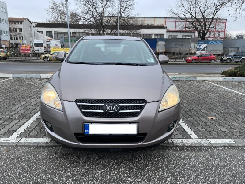 Kia Ceed 1.6 CRDI, снимка 1 - Автомобили и джипове - 48451225