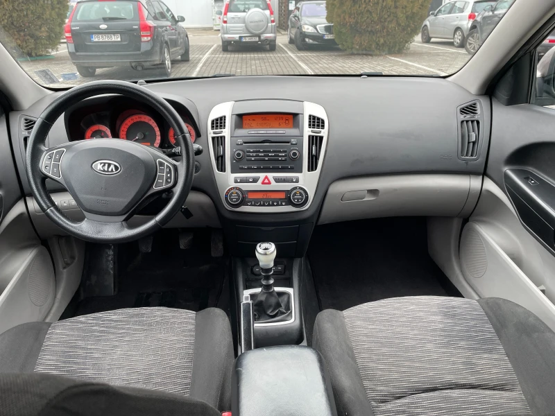 Kia Ceed 1.6 CRDI, снимка 10 - Автомобили и джипове - 48451225