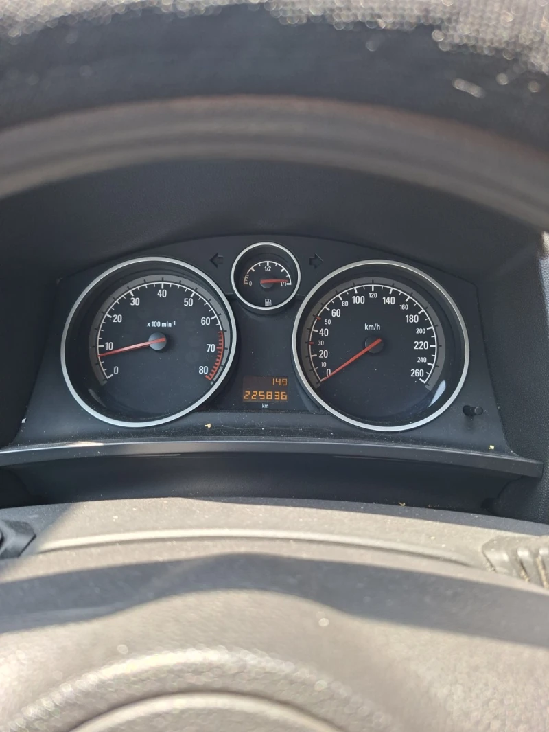 Opel Zafira, снимка 2 - Автомобили и джипове - 52554604