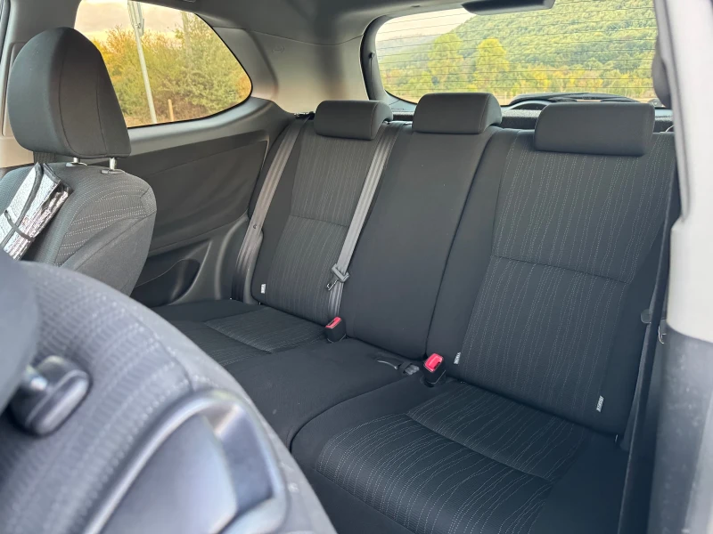 Toyota Auris 1.4 D4D , снимка 14 - Автомобили и джипове - 52460584