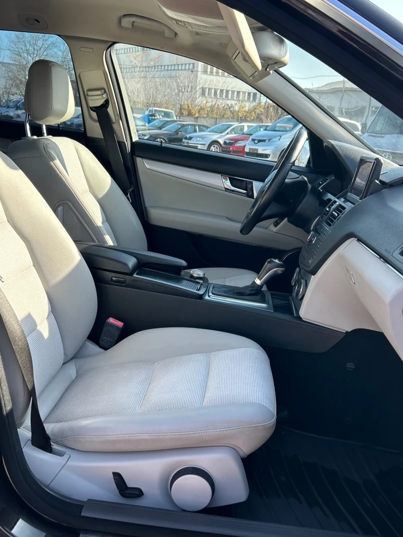 Mercedes-Benz C 220 CDI 170ps 7-G tronic Avangarde, снимка 11 - Автомобили и джипове - 52843573