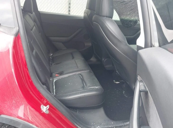 Tesla Model Y Long Range 4x4 Термопомпа, снимка 7 - Автомобили и джипове - 54308529