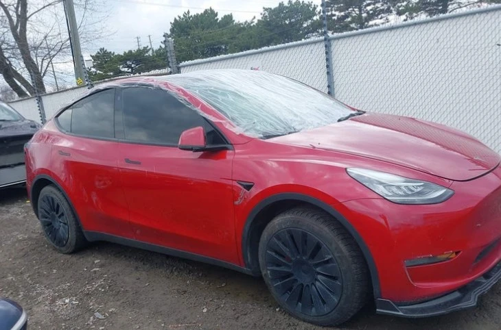 Tesla Model Y Long Range 4x4 Термопомпа, снимка 10 - Автомобили и джипове - 54308529