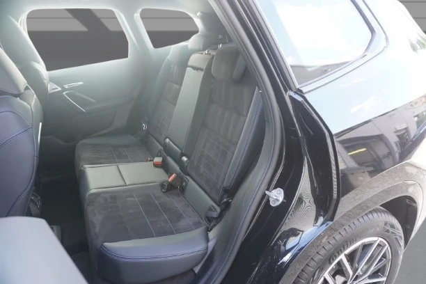 BMW iX1 eDrive20 = M-Sport = Гаранция, снимка 10 - Автомобили и джипове - 55434782