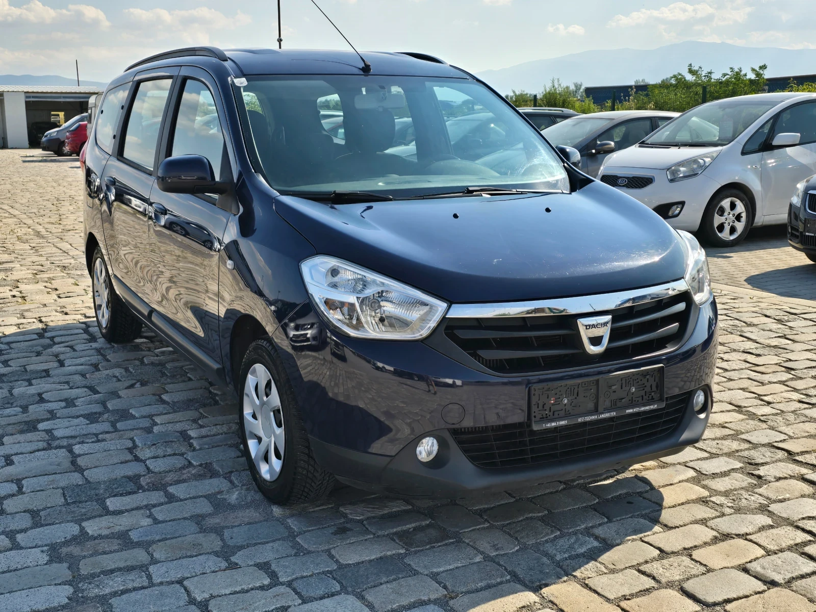 Dacia Lodgy 1.2i 116 кс 7 места ЕВРО 6W 2017 година - изображение 3