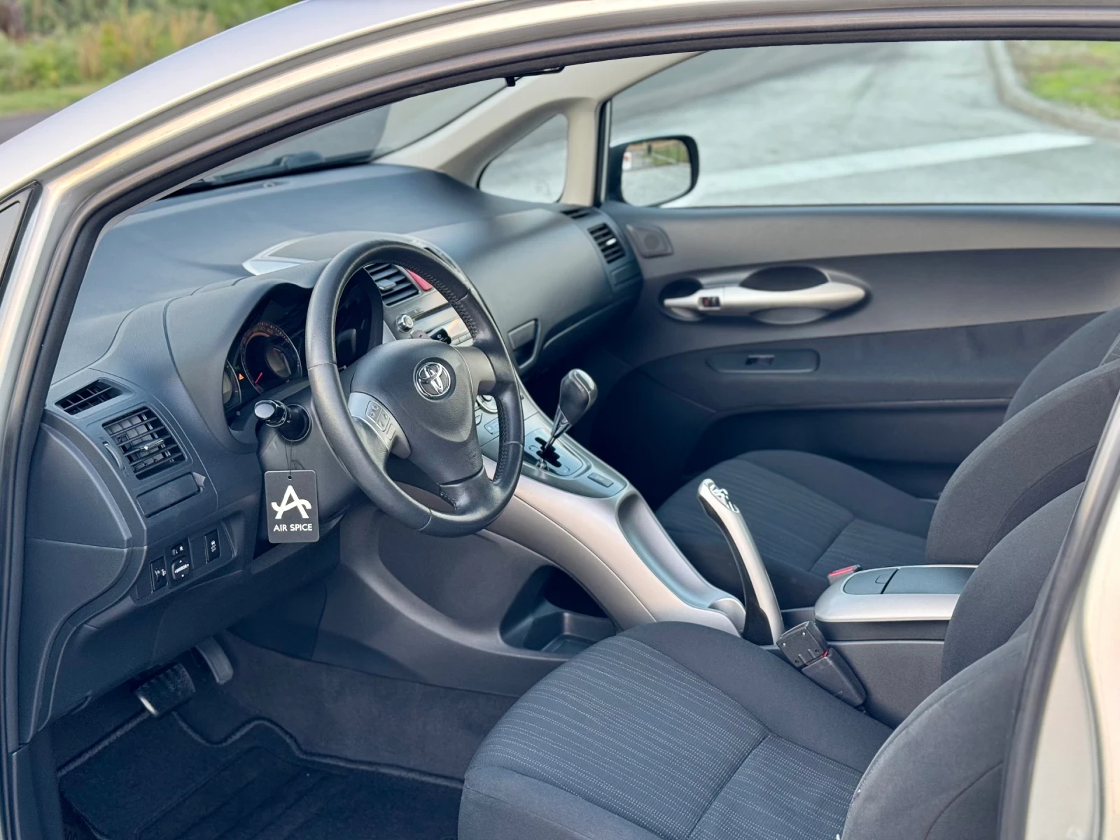 Toyota Auris 1.4 D4D  - изображение 10