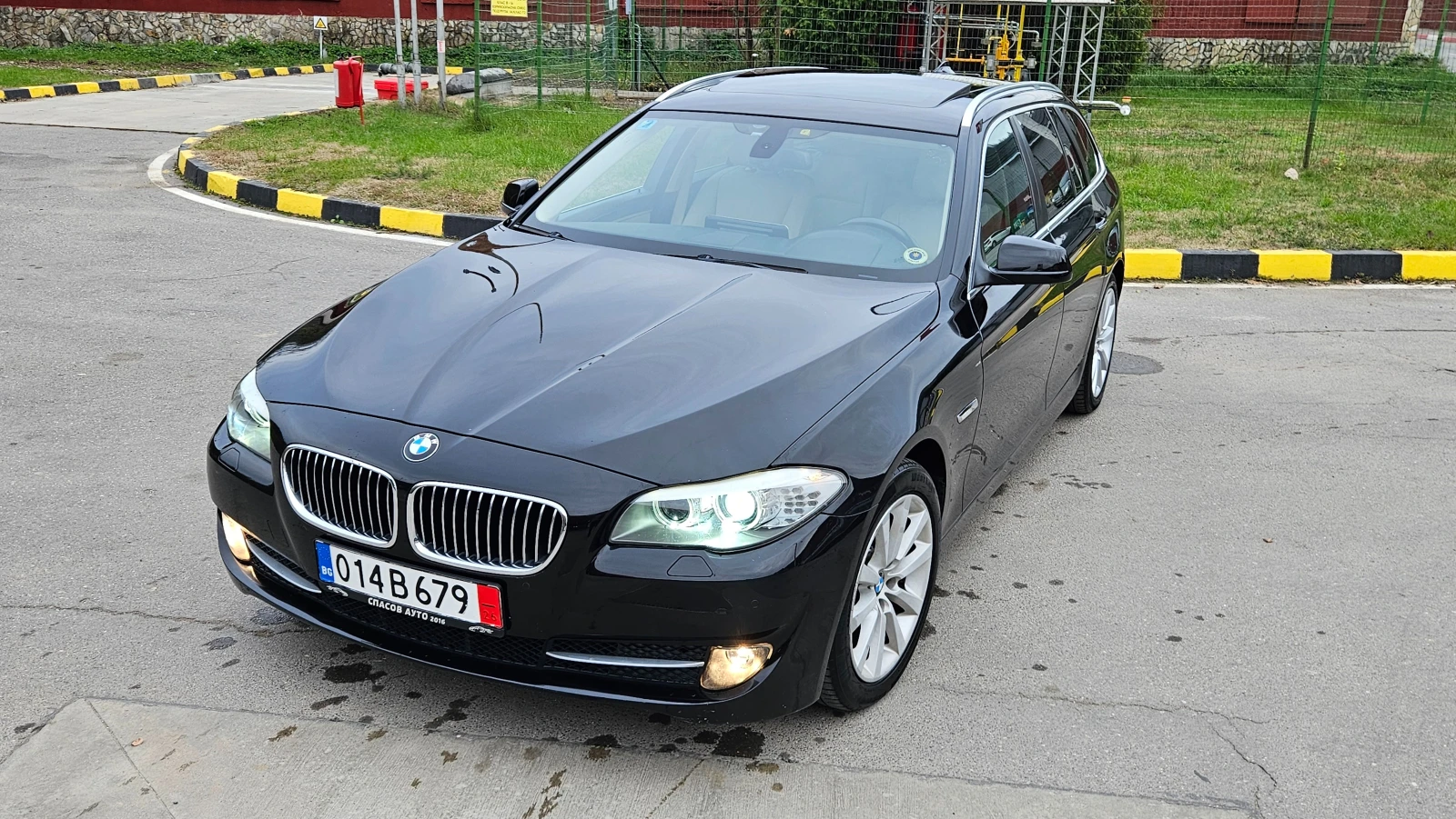 BMW 520 2.0D Avtomat/Navig/Panorama - изображение 2