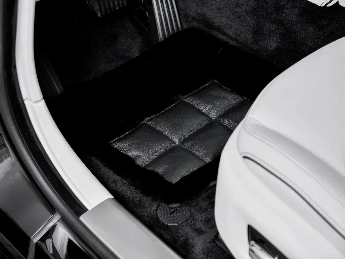 Rolls-Royce Spectre 102 kWh AWD  - изображение 9