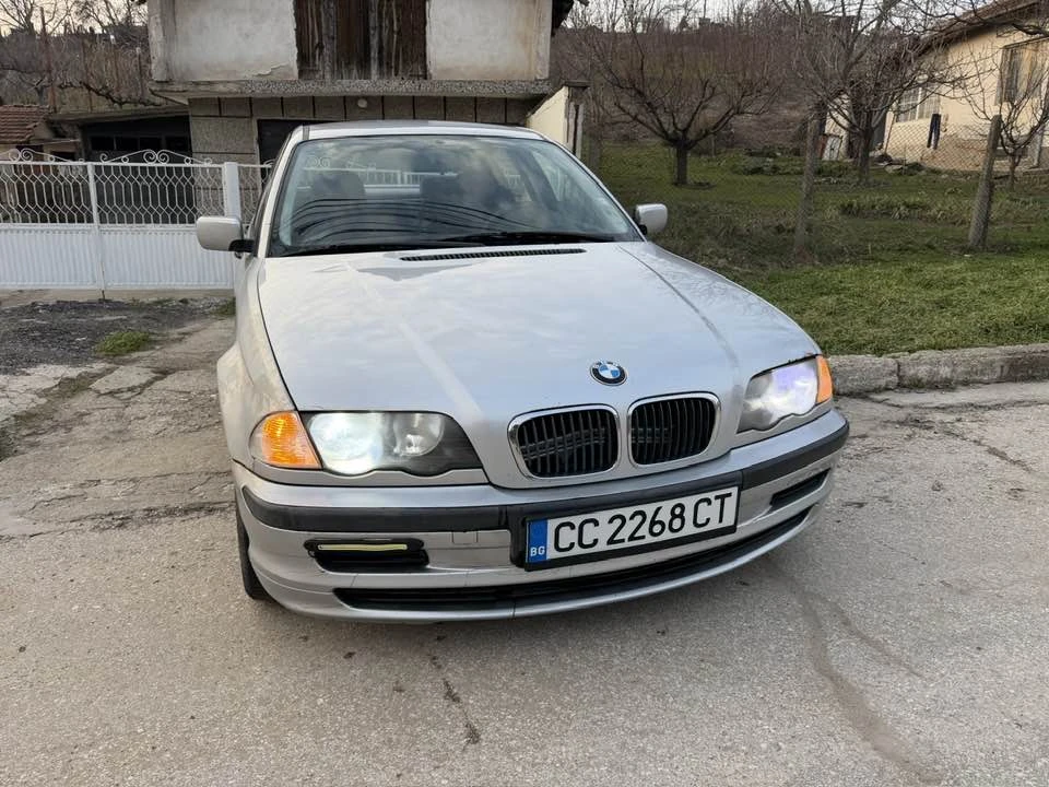 BMW 318 1.9i 116кс, снимка 7 - Автомобили и джипове - 53730997
