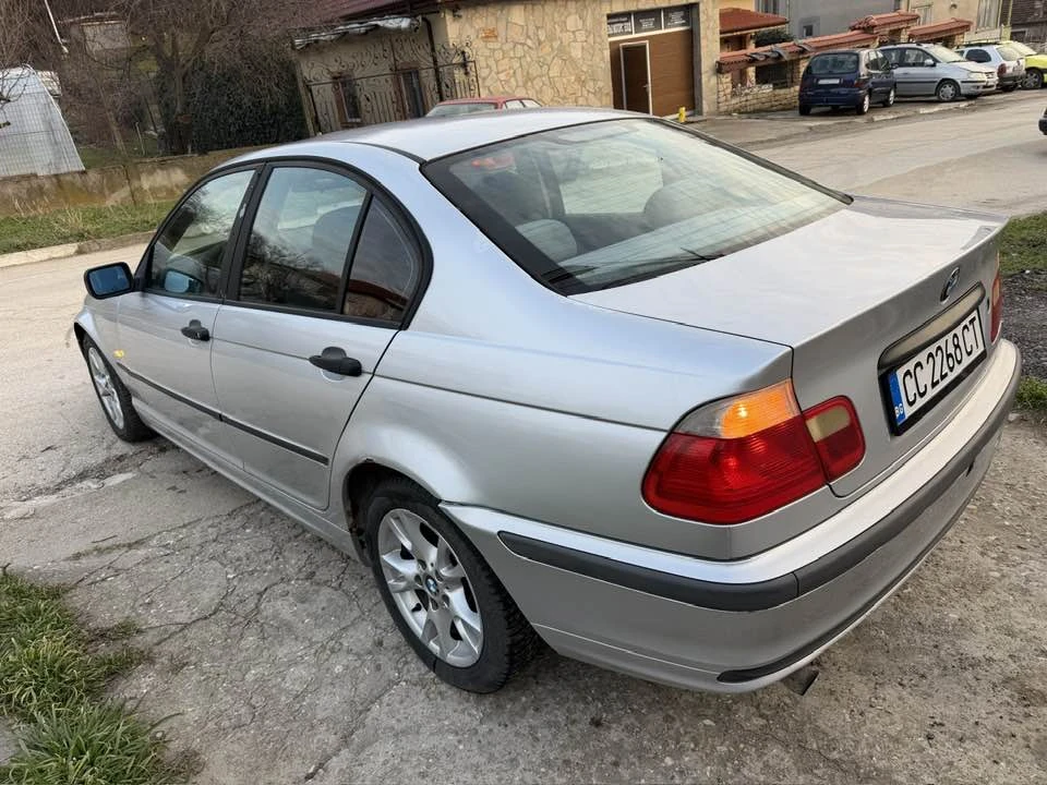 BMW 318 1.9i 116кс, снимка 8 - Автомобили и джипове - 53730997