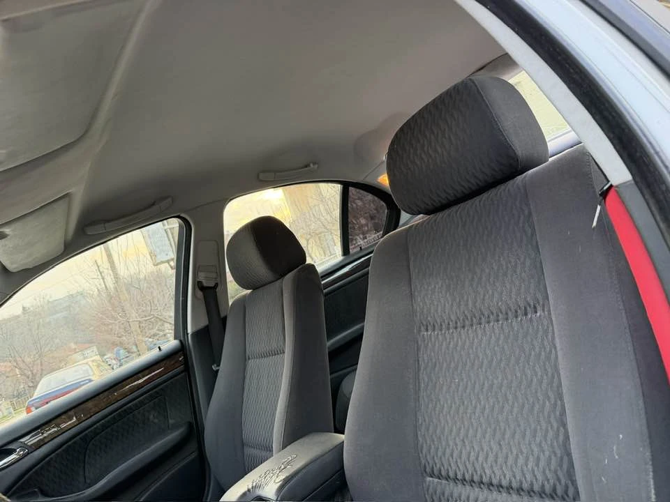 BMW 318 1.9i 116кс, снимка 16 - Автомобили и джипове - 53730997