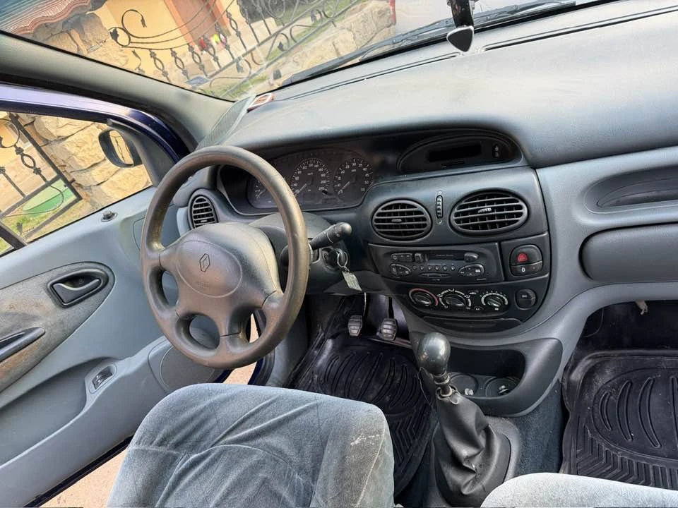 Renault Megane 1.9dti 100, снимка 4 - Автомобили и джипове - 53731178
