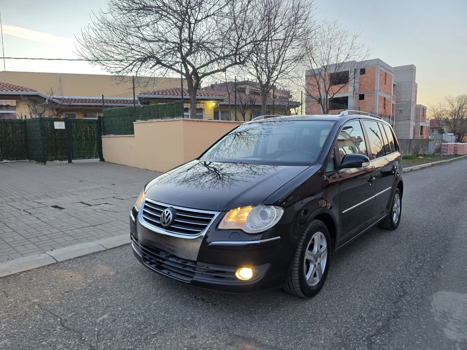 VW Touran 2.0TDI.140PS.BMM.8KLAPANA., снимка 2 - Автомобили и джипове - 53762505