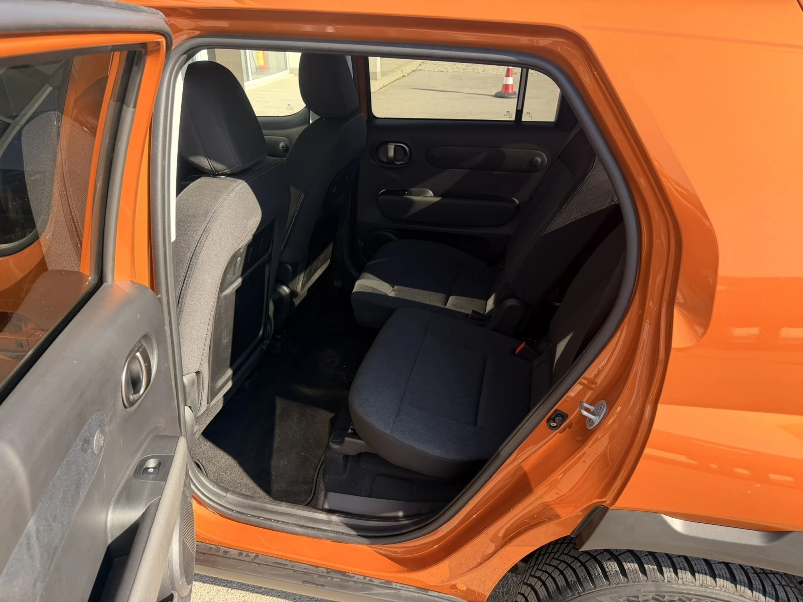 Hyundai Inster Exclusive 49kWh, снимка 11 - Автомобили и джипове - 53769466