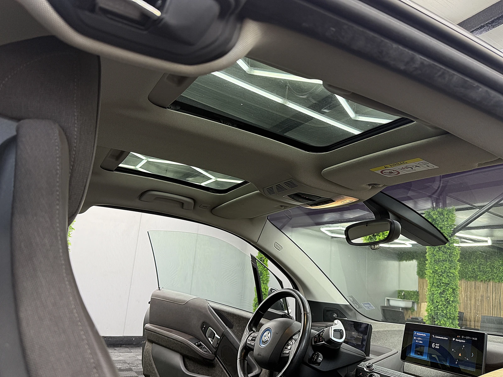 BMW i3 IS/harmon/kardon/PANORAMA/СОБСТВЕН ЛИЗИНГ, снимка 12 - Автомобили и джипове - 54112017