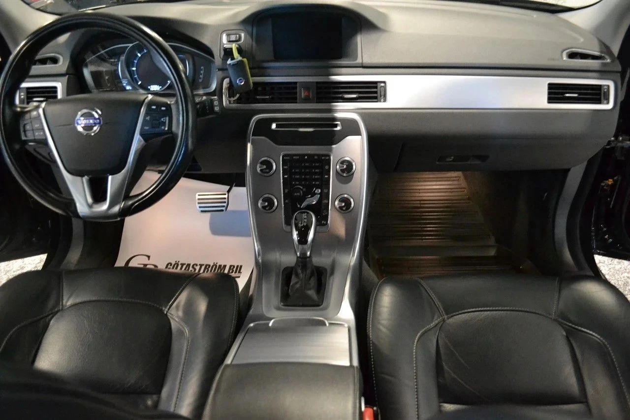 Volvo Xc70 Momentum, снимка 17 - Автомобили и джипове - 54138021