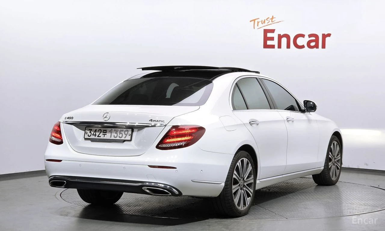 Mercedes-Benz E 450 4MATIC* EXCLUSIVE* BURMESTER* ОБДУХВАНЕ* ДИСТРОНИК, снимка 2 - Автомобили и джипове - 54508846