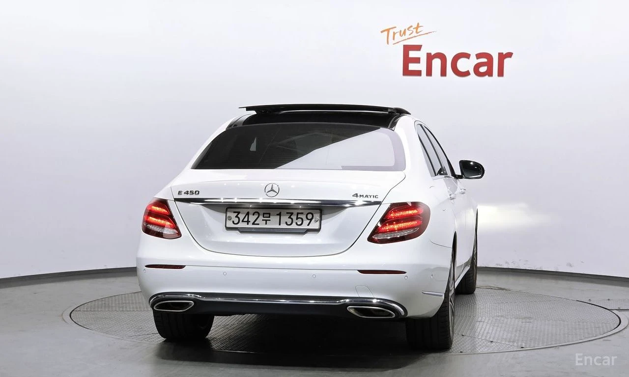 Mercedes-Benz E 450 4MATIC* EXCLUSIVE* BURMESTER* ОБДУХВАНЕ* ДИСТРОНИК, снимка 4 - Автомобили и джипове - 54508846
